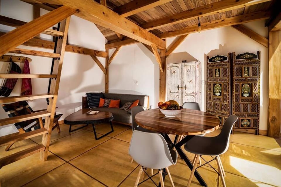 Casita Acantilado - Timber Frame Tiny House House in Monteverde