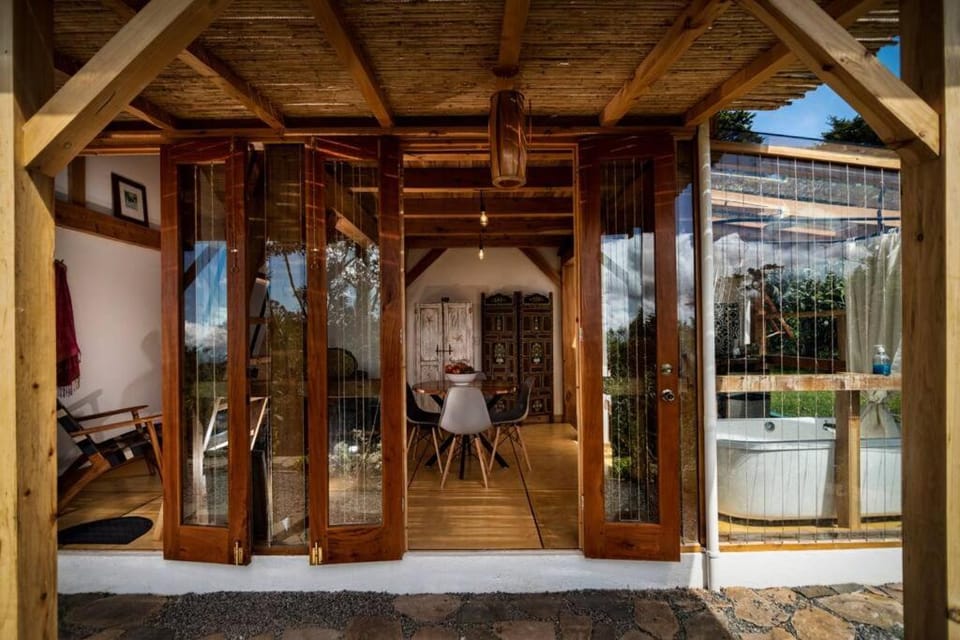 Casita Acantilado - Timber Frame Tiny House House in Monteverde