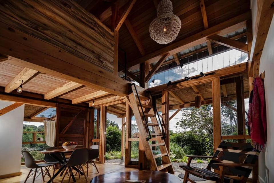 Casita Acantilado - Timber Frame Tiny House House in Monteverde