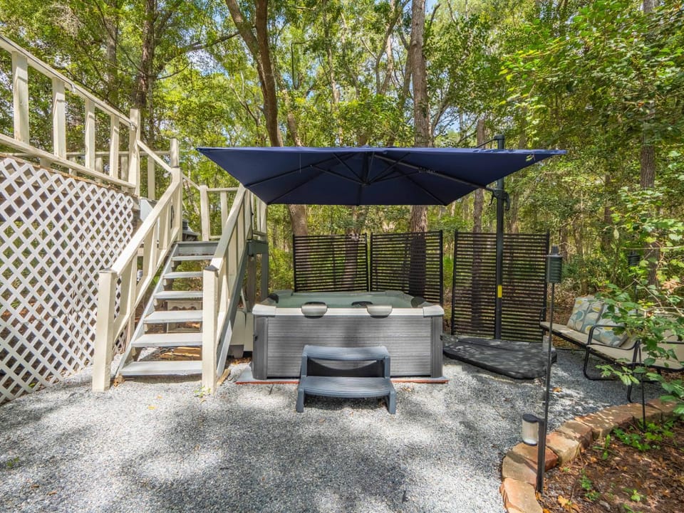 Garden, Hot Tub, Garden view