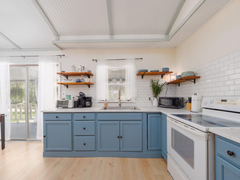 Kitchen or kitchenette, stove
