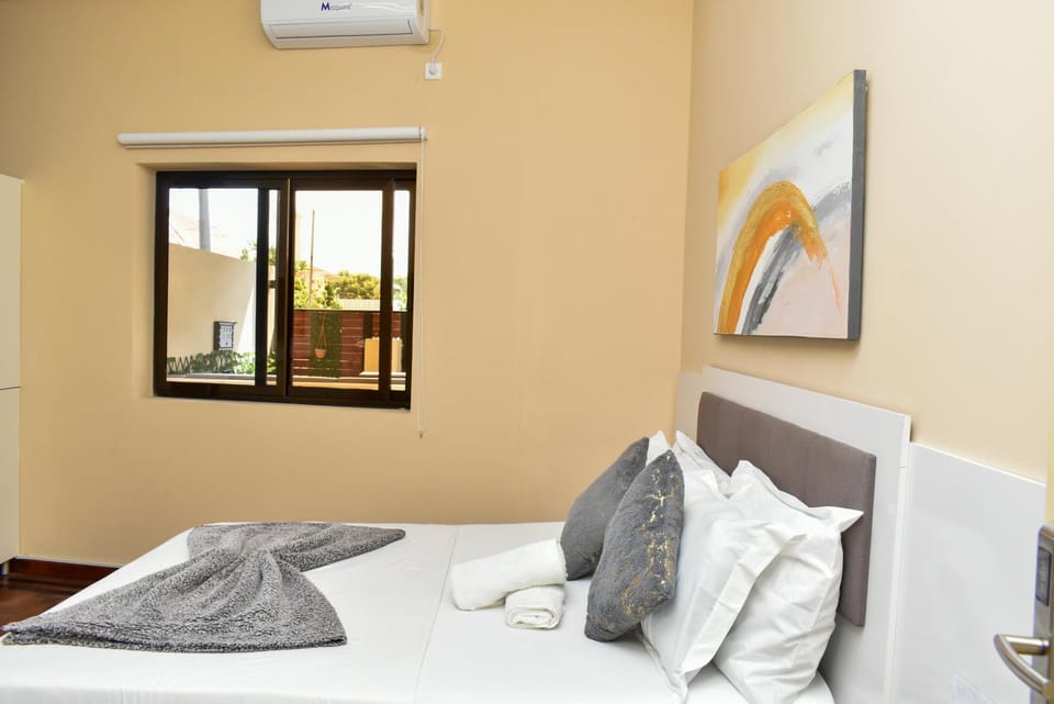 Bed, Bedroom, towels, air conditioner