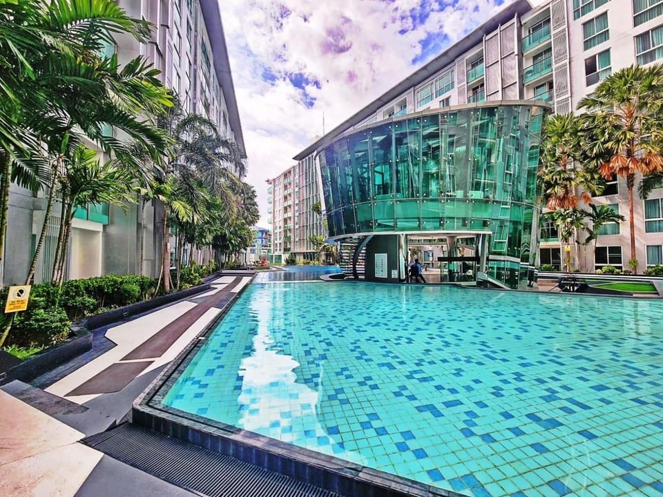 Property building, Swimming pool