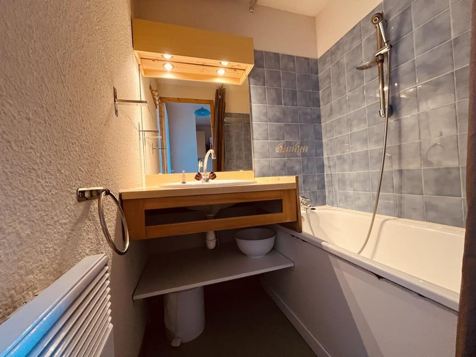 Appartement pour 4 à Vallandry, accès direct aux pistes, balcon, animaux admis - FR-1-757-101 Apartment in Landry