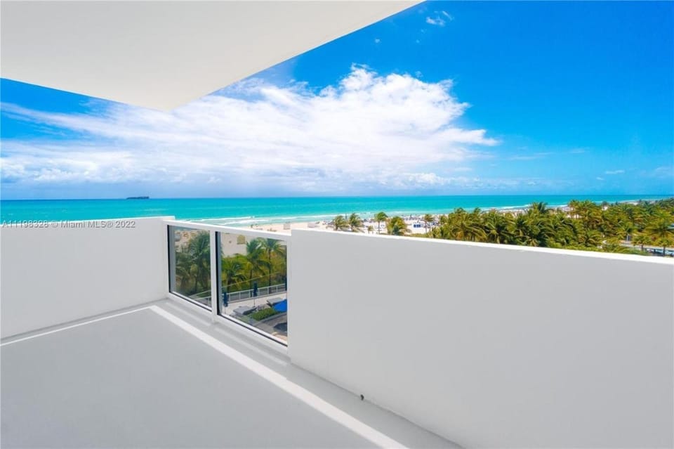 Romantic-Condo-Miami beach-Spectacular-Ocean view Apartment hotel in Flamingo Lummus