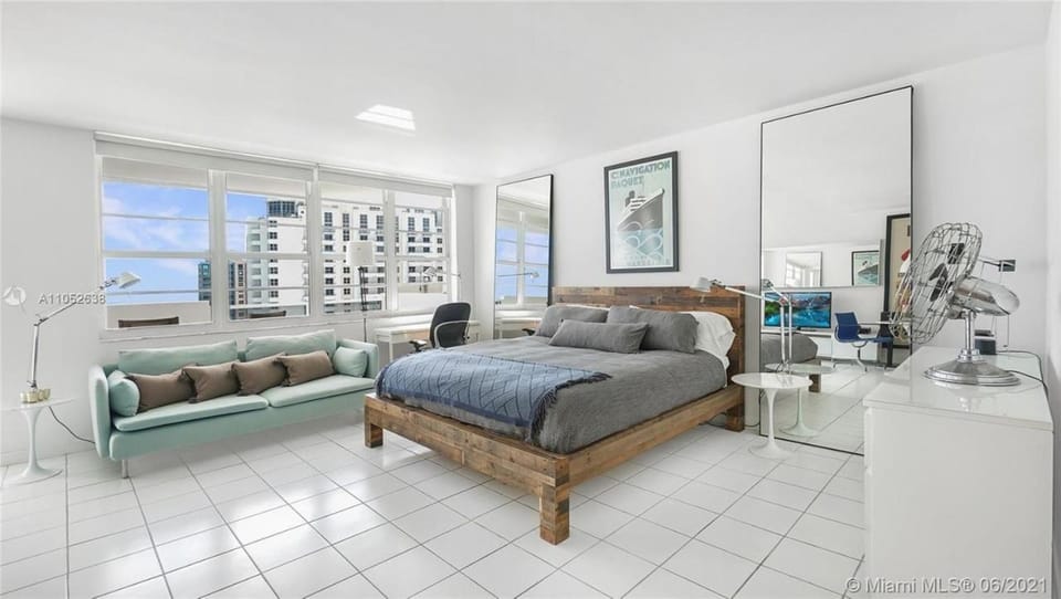 Romantic-Condo-Miami beach-Spectacular-Ocean view Apartment hotel in Flamingo Lummus