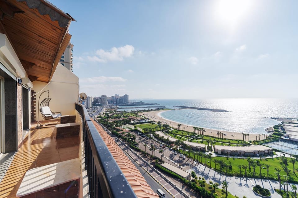 Property building, Day, Natural landscape, View (from property/room), Balcony/Terrace, Sea view