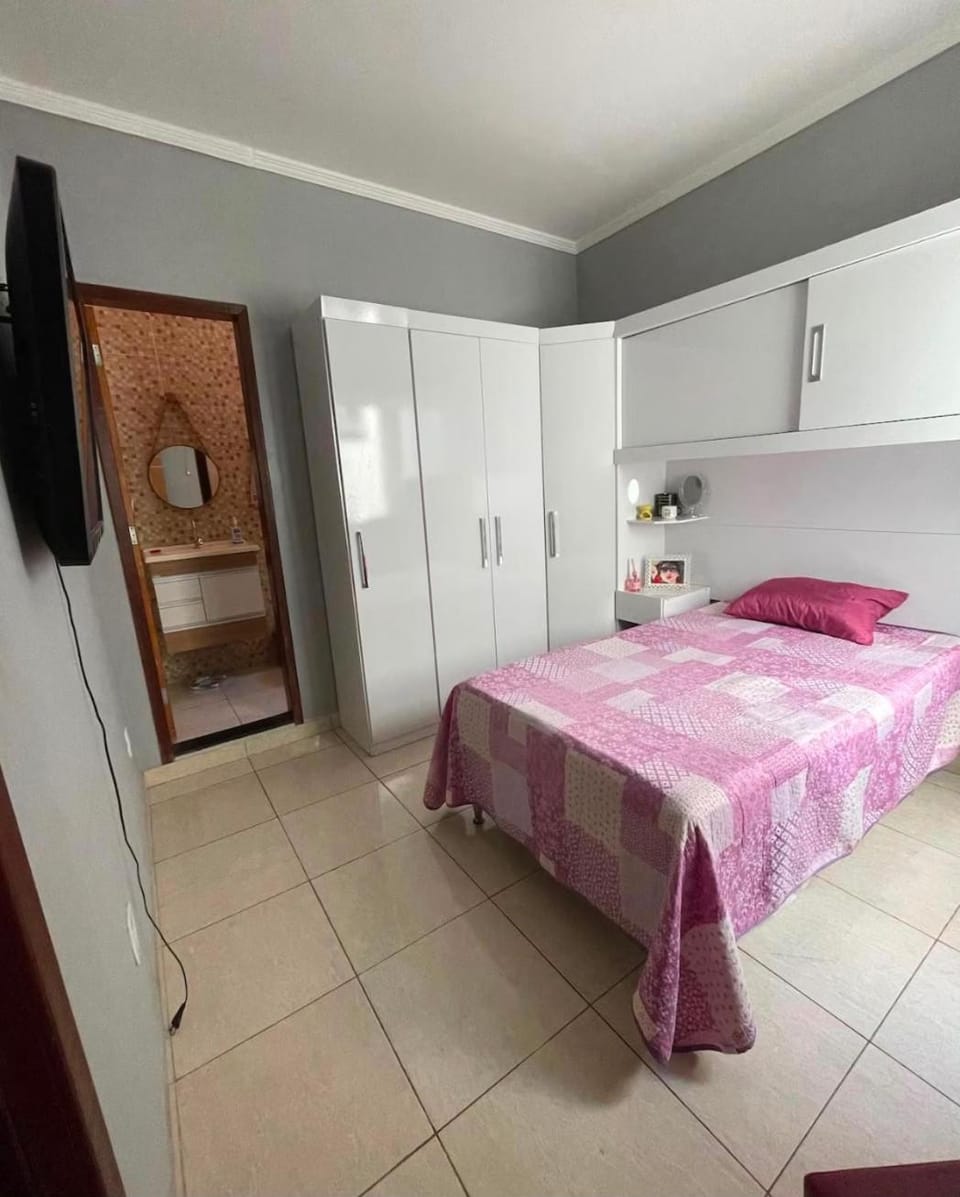 Bed, TV and multimedia, Bedroom, wardrobe