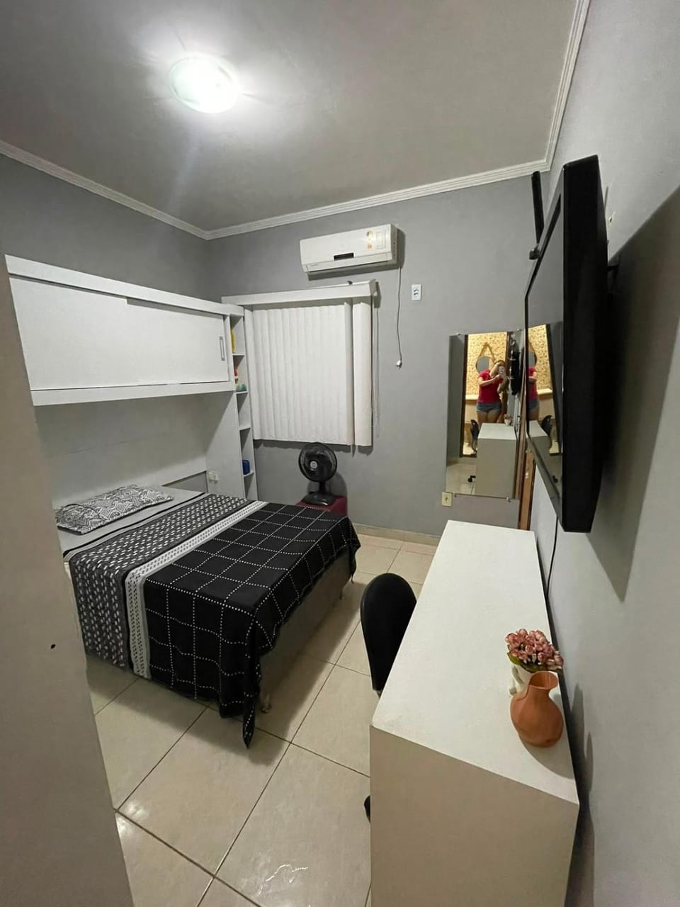 Bed, TV and multimedia, air conditioner