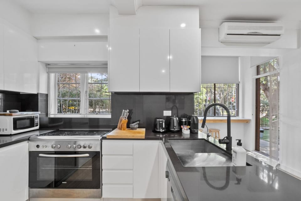 Pet-Friendly Home Just Minutes from Bondi Beach Apartment in Sydney