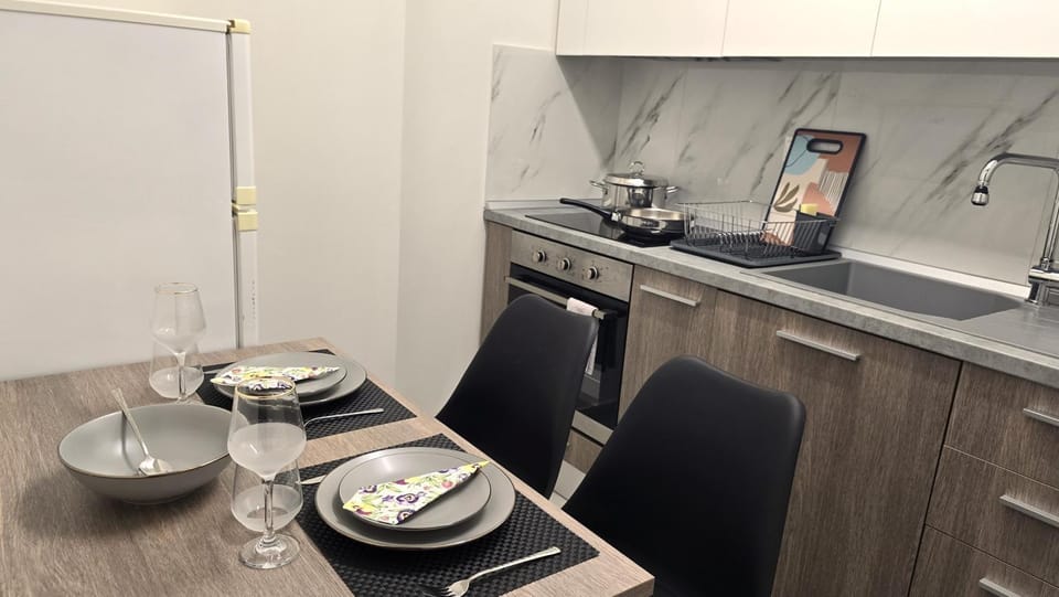 Kitchen or kitchenette, Dining area, stove, kitchen