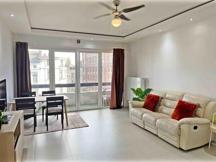 Close to central station antwerp Apartment in Antwerp