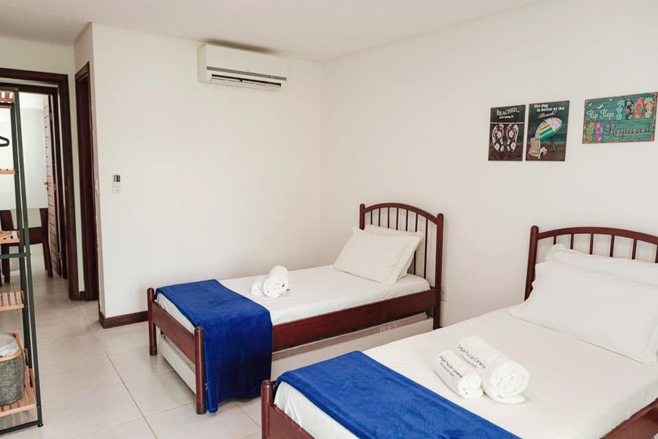 Bedroom, air conditioner