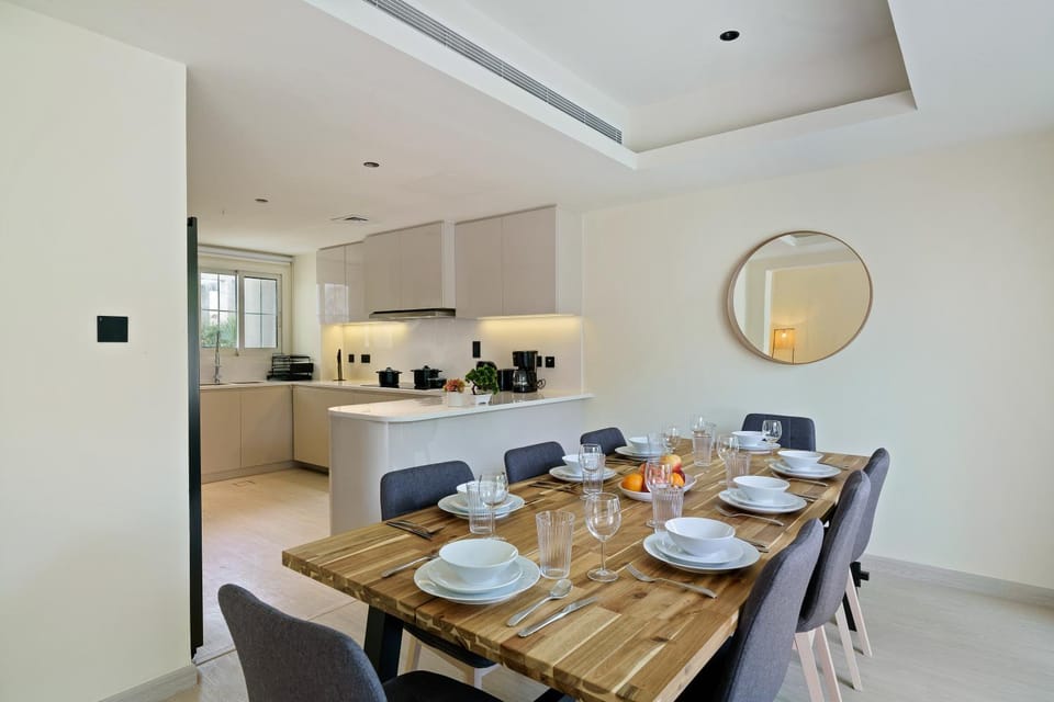 Dining area, kitchen