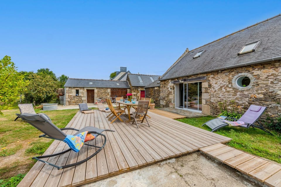Le gîte de Saint Mathieu, longère pleine de charme au bout du monde ! jacuzzi extérieur vue sur la campagne, salle de billard House in Plougonvelin