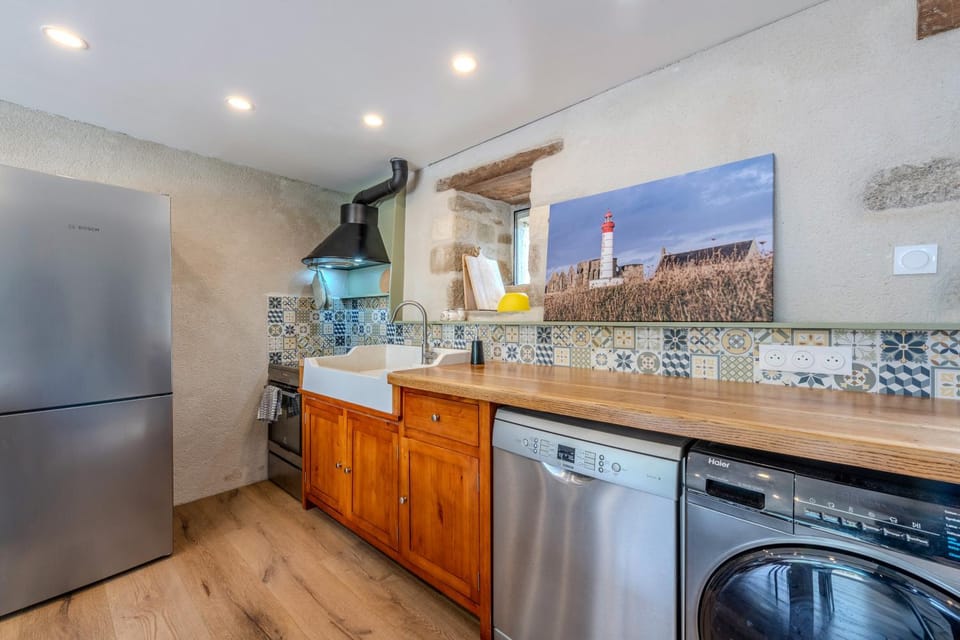Le gîte de Saint Mathieu, longère pleine de charme au bout du monde ! jacuzzi extérieur vue sur la campagne, salle de billard House in Plougonvelin