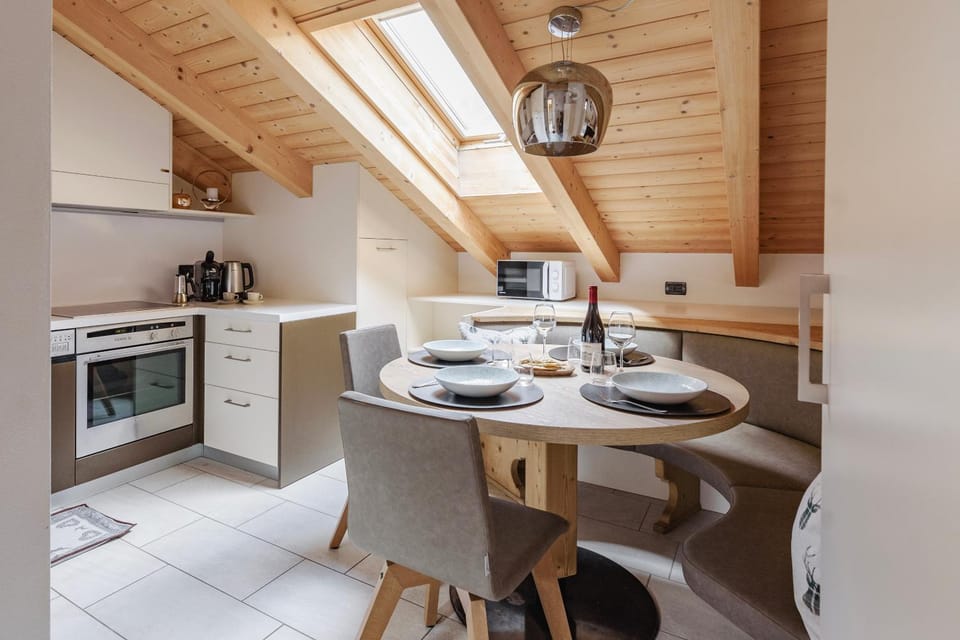 Kitchen or kitchenette, Living room, Dining area