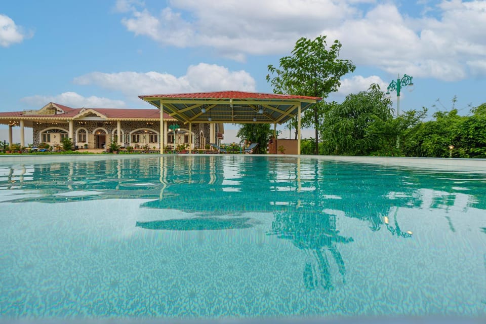 Pool view, Swimming pool