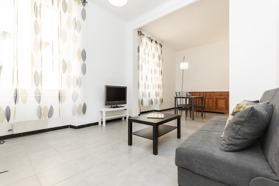 Communal lounge/ TV room, TV and multimedia, Living room, Seating area, Evening entertainment