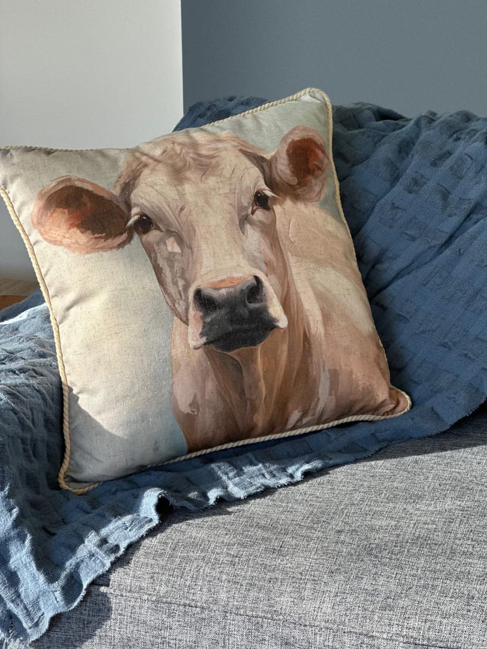 Badger's View Farmstay BLUE TONGUE Cabin Cabin in Sheffield