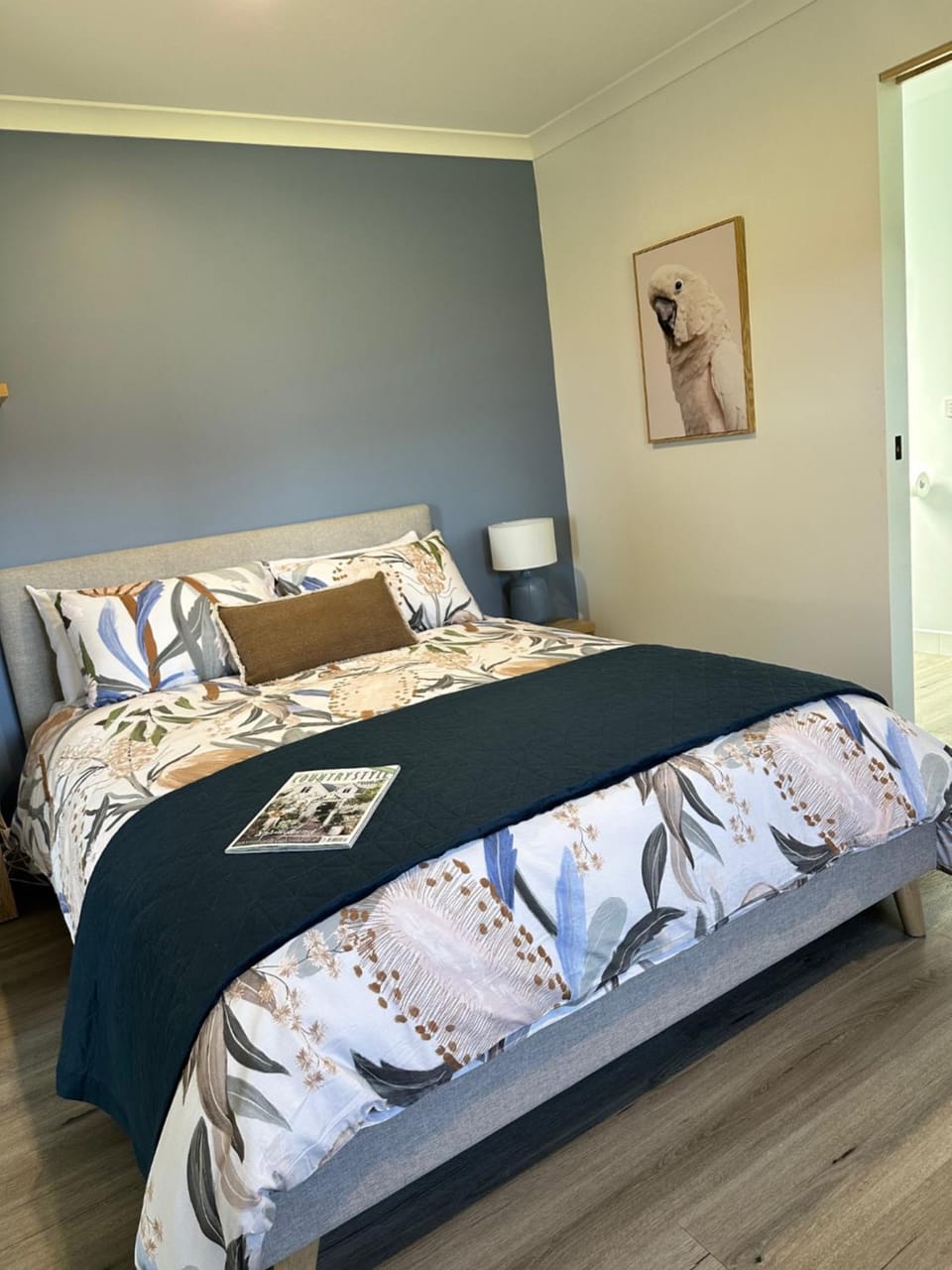 Badger's View Farmstay BLUE TONGUE Cabin Cabin in Sheffield