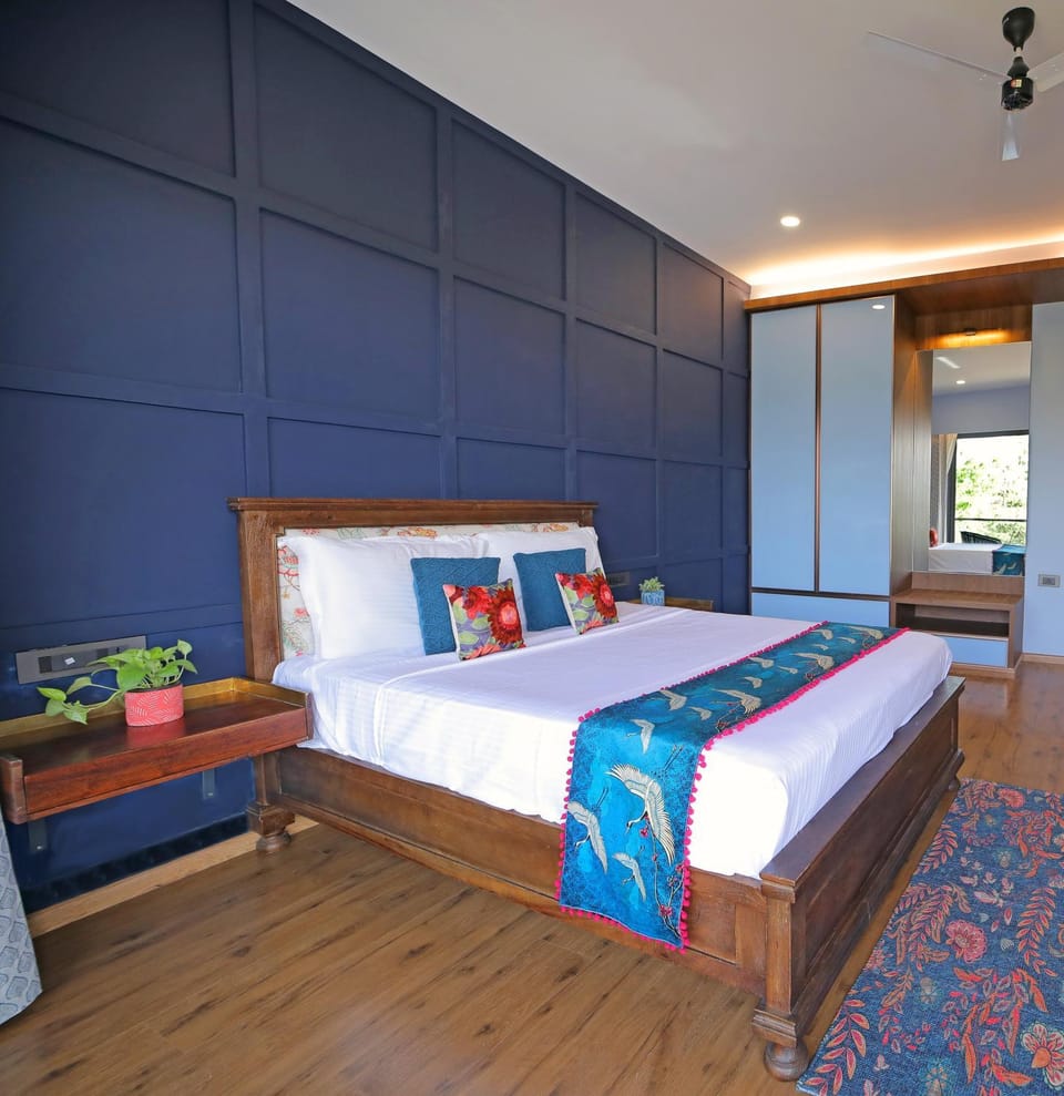 Bed, Photo of the whole room, Bedroom, wardrobe