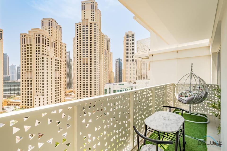 View (from property/room), Balcony/Terrace, Seating area, City view