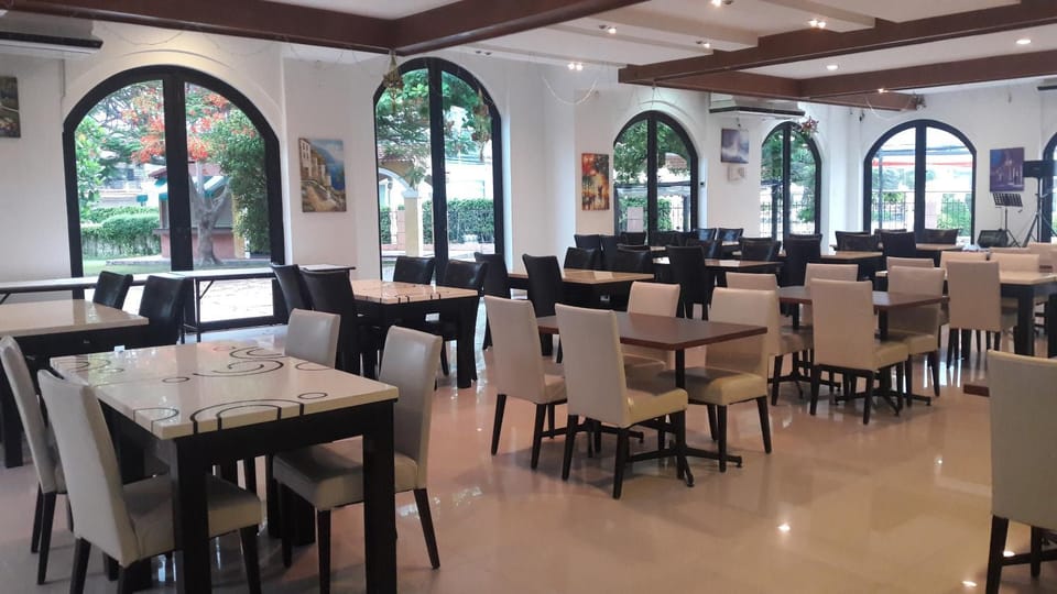 Property building, Restaurant/places to eat