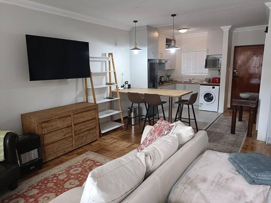 #Spacious Cozy Stay- Free parking Apartment in Stellenbosch