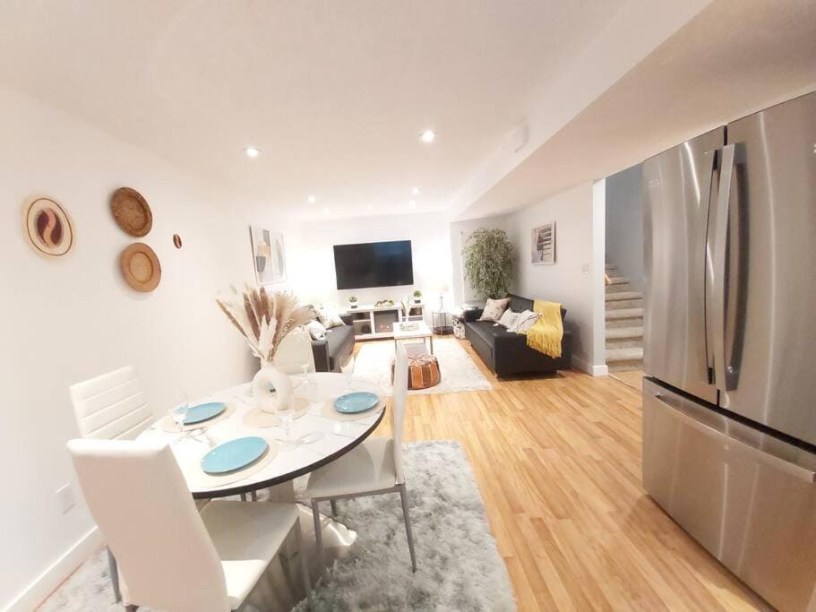 Cozy suite, Free WIFI , Free Parking House in Calgary