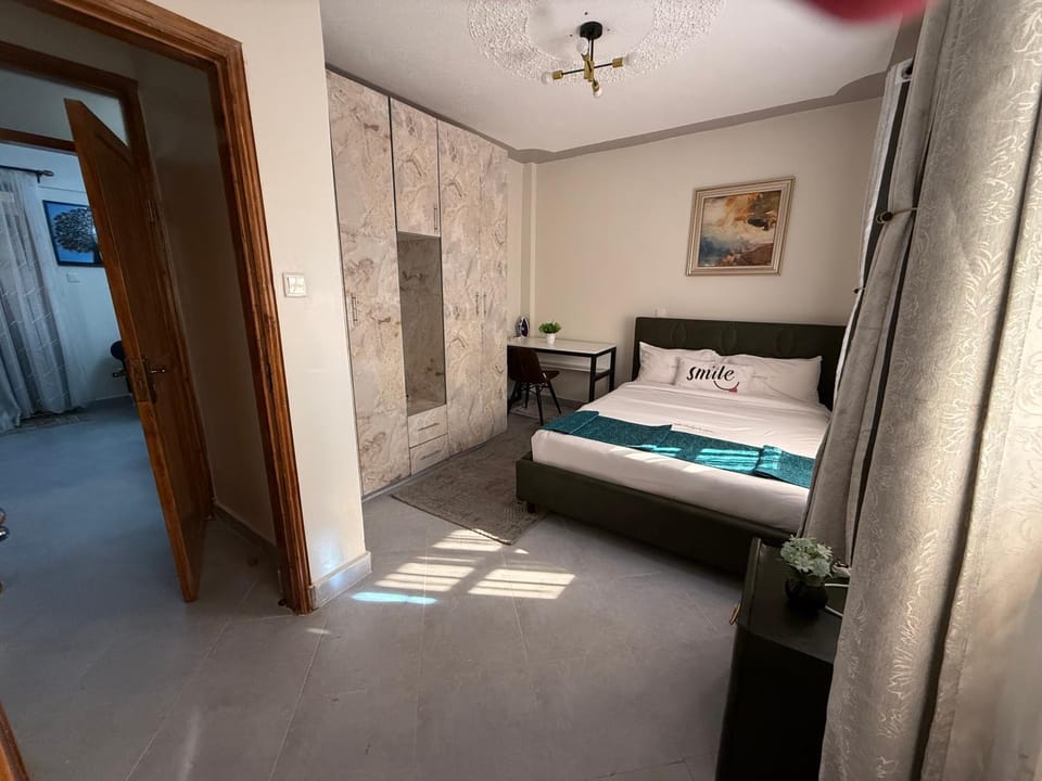 B106-Executive 1 BR, Secure Parking ,Fast WI-FI ,Work desk, Private Balcony - ARIES LUXE SUITES Apartment in Kenya