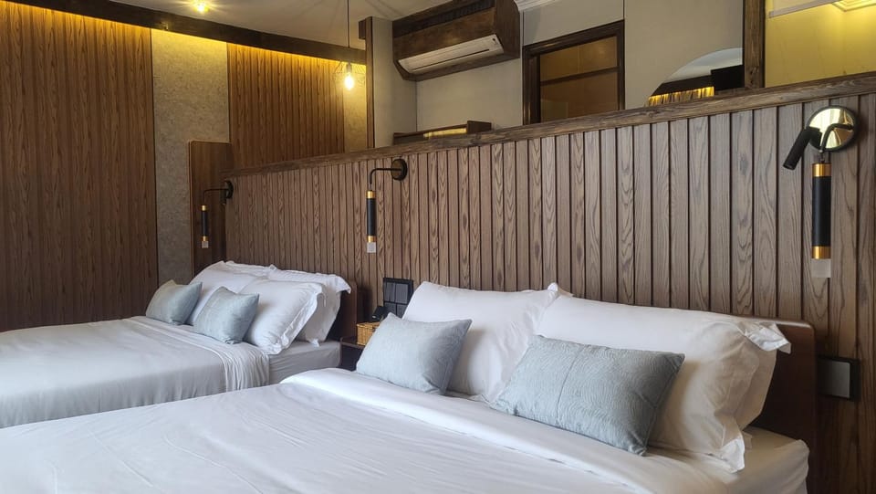Bed, Bedroom, air conditioner