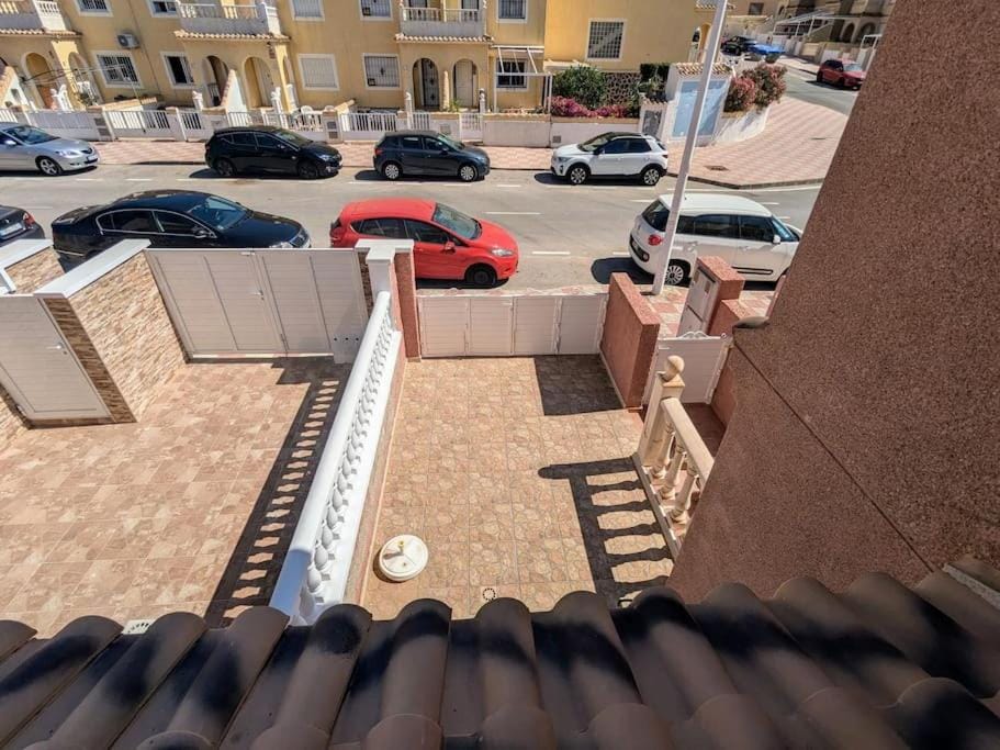 Neighbourhood, View (from property/room), Parking