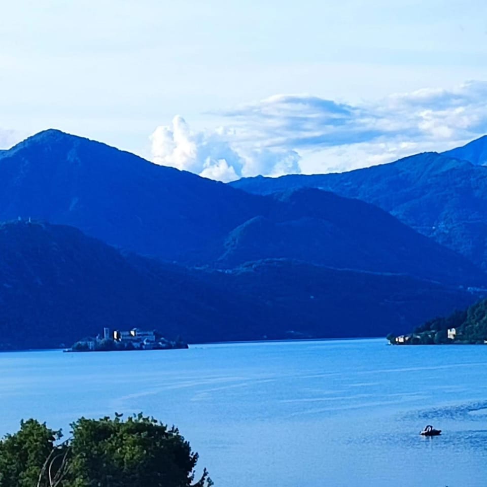 Nearby landmark, Lake view