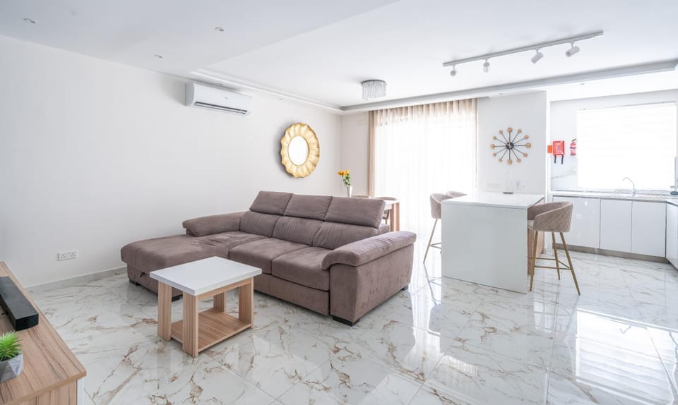Living room, Seating area, Dining area, air conditioner