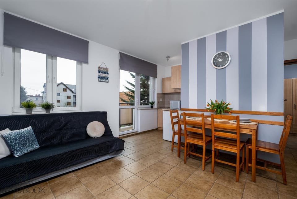 Kitchen or kitchenette, Living room, Seating area