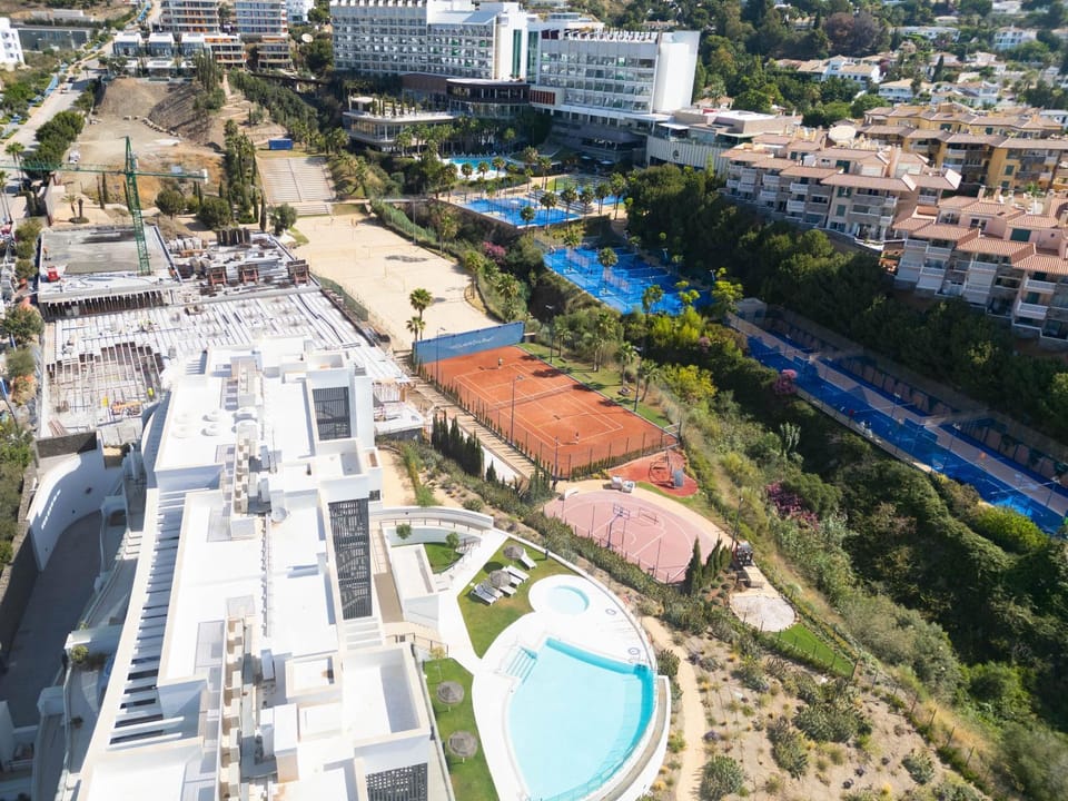 Day, Neighbourhood, Pool view, Swimming pool