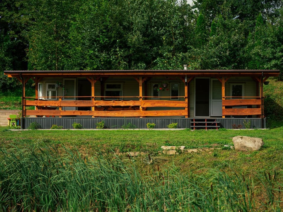 Domek na Mazurach nad stawem z jacuzzi House in Poland
