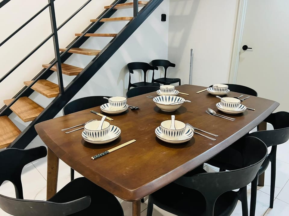 Seating area, Dining area