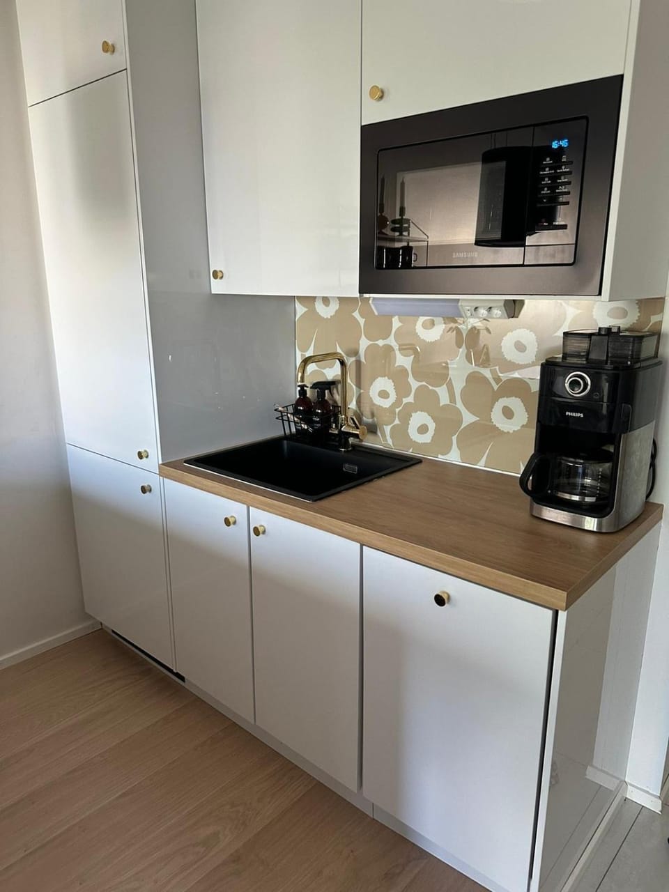 Coffee/tea facilities, Kitchen or kitchenette, minibar, stove, toaster