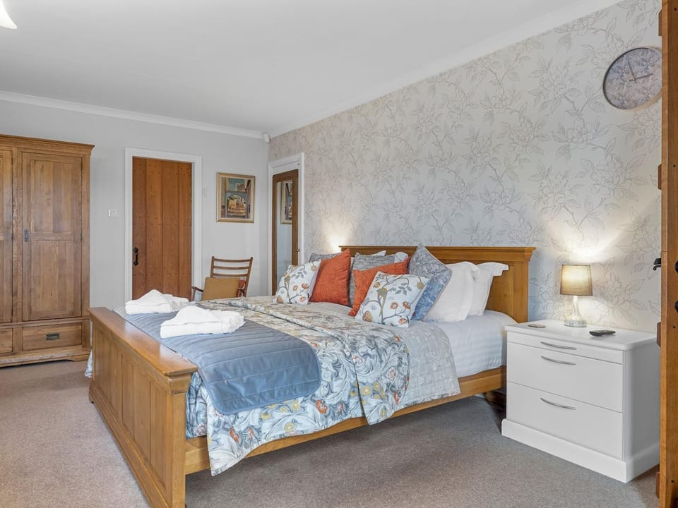 Bed, Living room, Other, Bedroom, towels, wardrobe