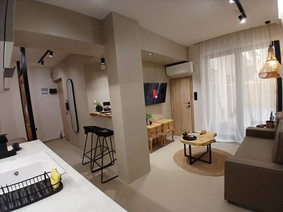 Bed, Dining area