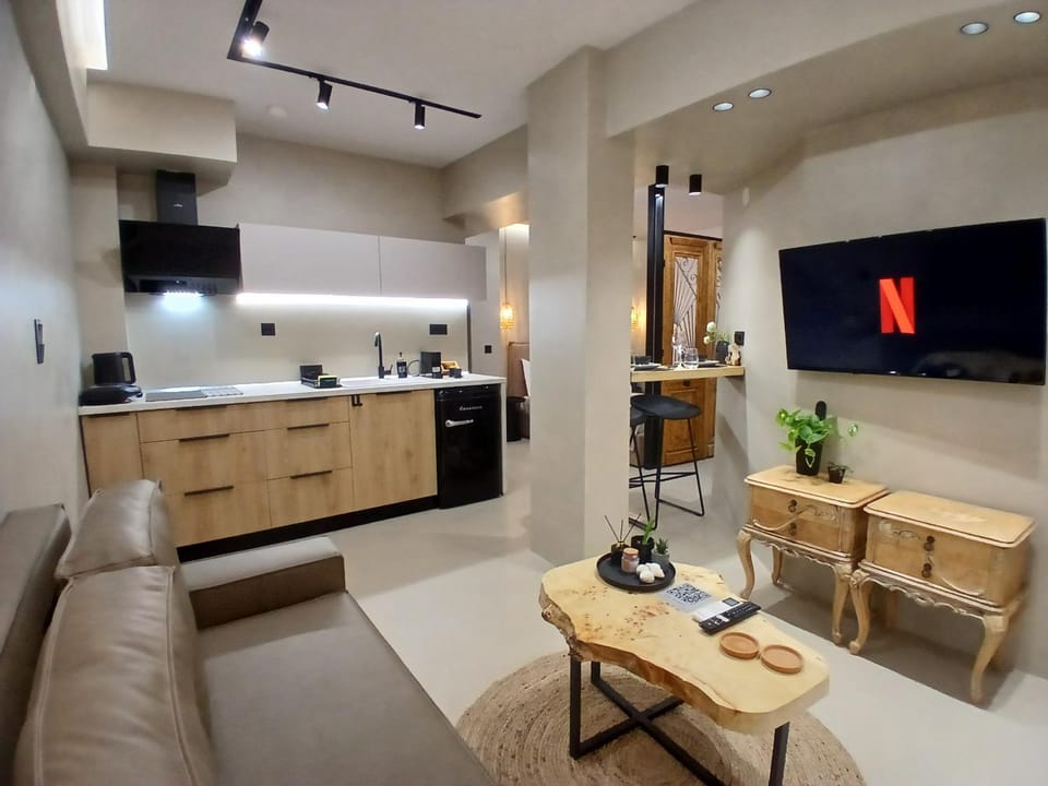 TV and multimedia, Kitchen or kitchenette, Living room