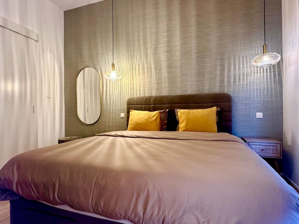 Bed, Bedroom