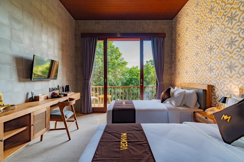 Bed, TV and multimedia, Balcony/Terrace, Photo of the whole room, Seating area, Bedroom