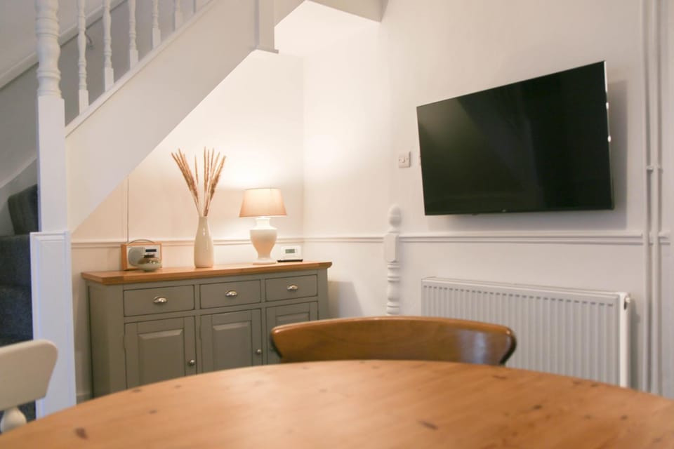 TV and multimedia, Dining area