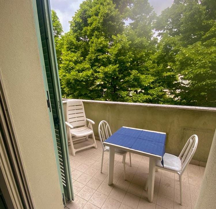 Patio, Spring, Day, View (from property/room), Balcony/Terrace, Dining area