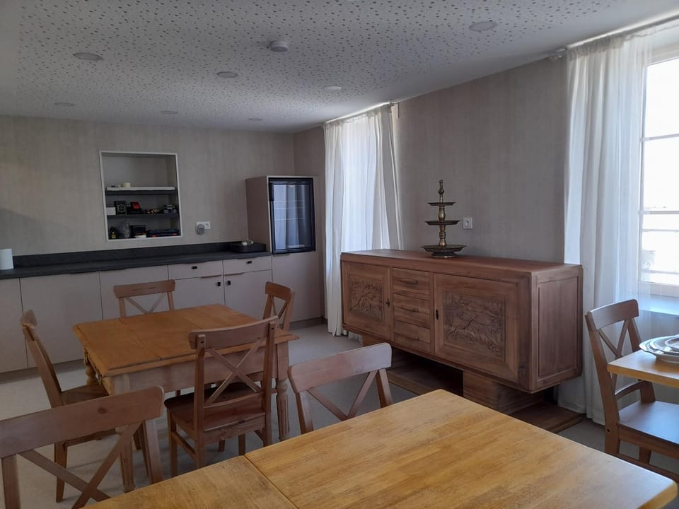 Kitchen or kitchenette, Dining area, Breakfast