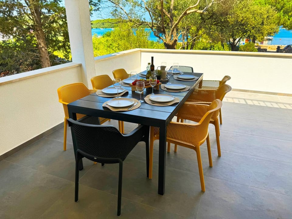 Beachfront Holiday Home Prora Mare with Sea View House in Šibenik-Knin County, Croatia