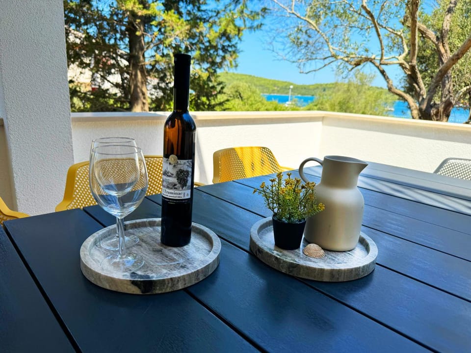 Beachfront Holiday Home Prora Mare with Sea View House in Šibenik-Knin County, Croatia